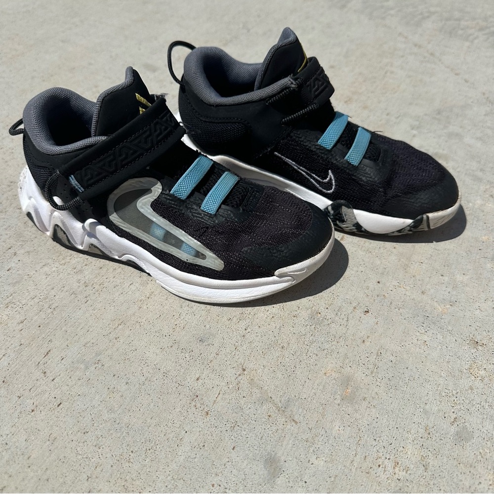 Boys Nike Giannis Immortality Basketball Sneakers